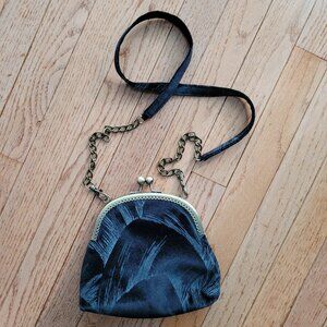 Double Kiss Lock Coin Purse Feather Design Black Velour Evening Handbag